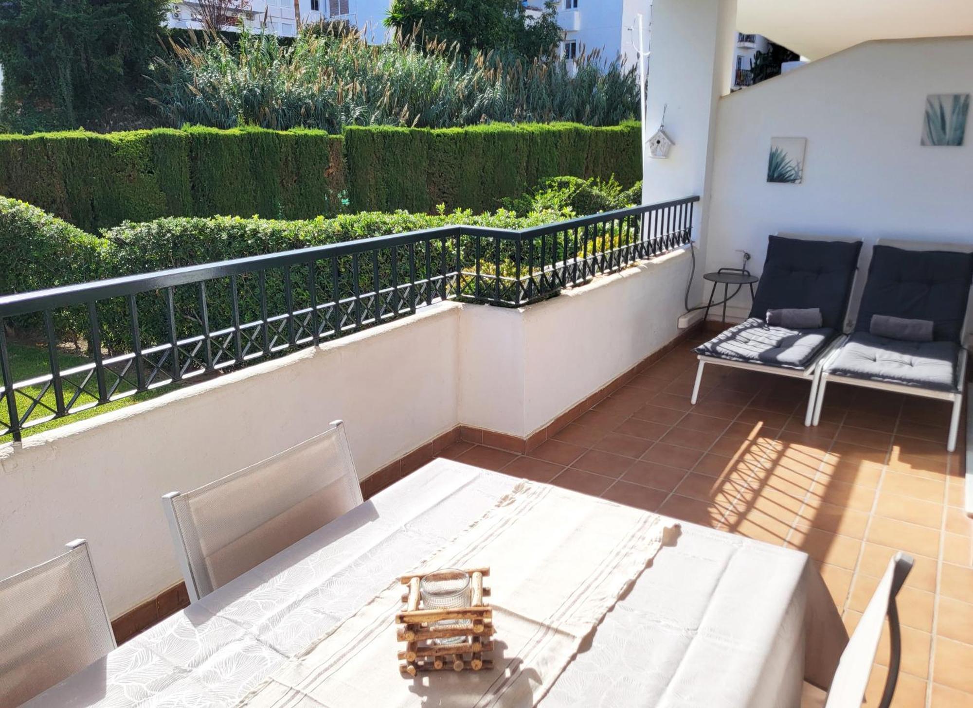 Luxury Garden Apartment - Walking Distance To The Sea Sitio de Calahonda Ngoại thất bức ảnh