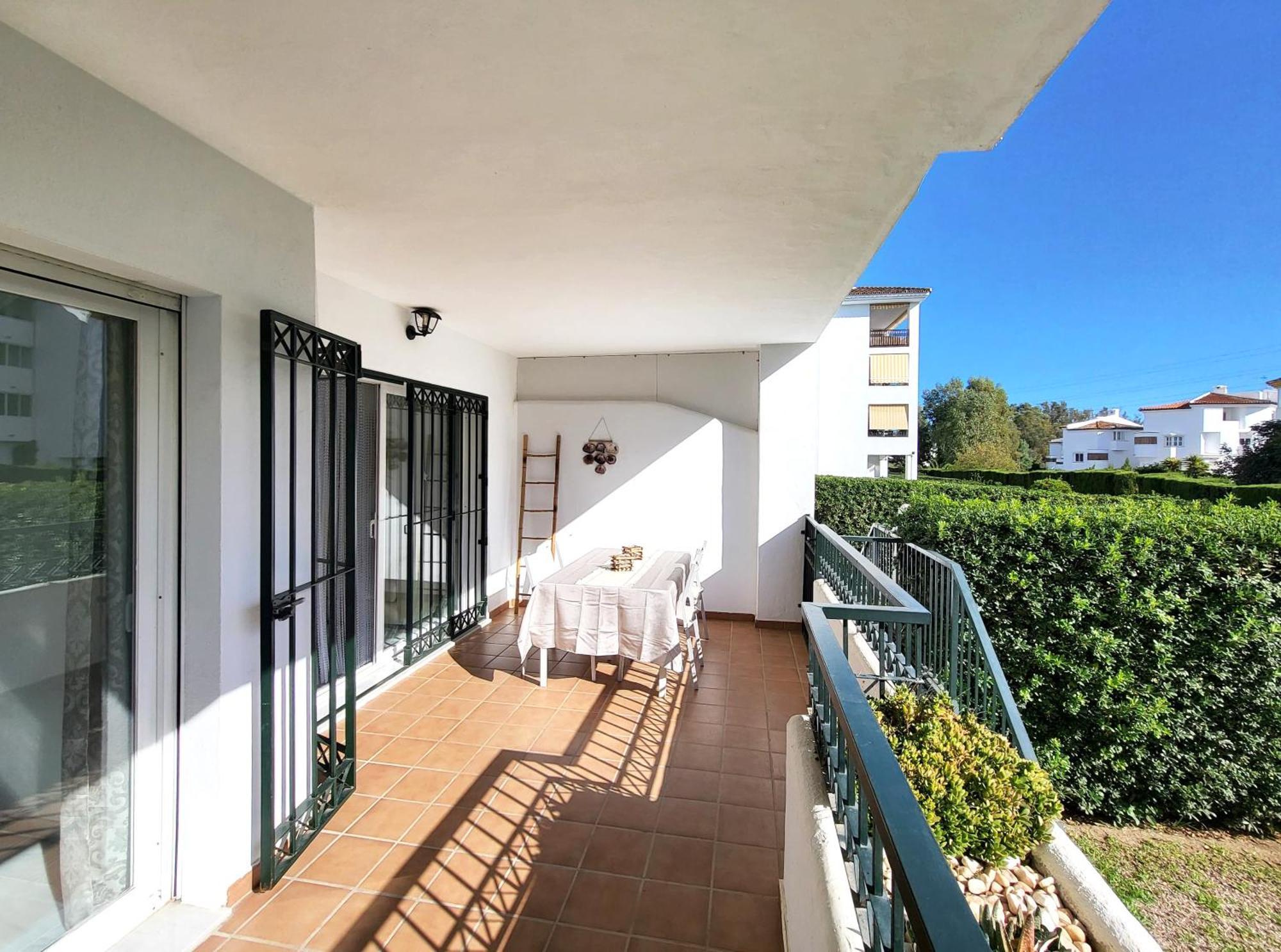 Luxury Garden Apartment - Walking Distance To The Sea Sitio de Calahonda Ngoại thất bức ảnh